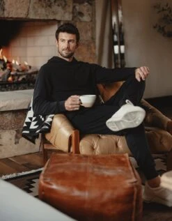 Puremeso Essential Hoodie -The Normal Brand Shop LIFESTYLE 1 14c2f536 657a 43c1 bdb8 a5e12a4ebf45