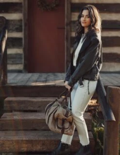 Garrett Weekend Bag - Tan -The Normal Brand Shop LIFESTYLE 1 5844a1fd 8f1a 4889 bedb 486396b378af