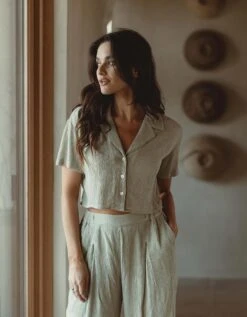 Ezra Crepe Cropped Shirt -The Normal Brand Shop LIFESTYLE 1e5ea3b1 12a7 4a4e 80aa 8ed4a60ab8d1