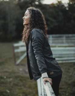 Hideaway Windbreaker