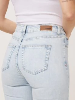 Hi-Rise Ankle Skimmer -The Normal Brand Shop NORMAL BRAND DAY2 ONMODEL 2022 02 23 KB5249 18400d71 0f6b 4284 9e50 36d083dead84