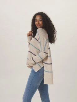 Roadtrip V-Neck Sweater 16 Roadtrip V-Neck Sweater -The Normal Brand Shop NormalBrand 2022 02 22 On Model 2359 e433b713 2407 4609 8ae9 8a265daad5c6