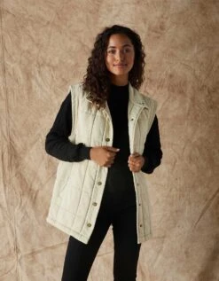 Jackie Premium Fleece Quilted Vest 14 Jackie Premium Fleece Quilted Vest -The Normal Brand Shop PIC 1 7b11719c c8f5 4e87 9523 8bd115c7a93c