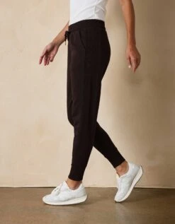 Jackie Premium Fleece Jogger -The Normal Brand Shop PIC 2 69c99554 375c 47c3 aa03 fb86fccc2bcb