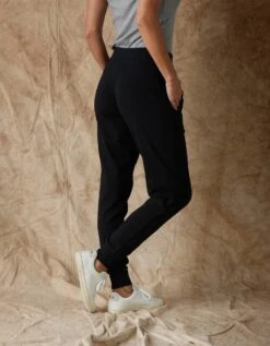 Women's Puremeso Everyday Jogger 20 Women's Puremeso Everyday Jogger -The Normal Brand Shop PIC 3 85f9d549 2a36 4da5 8bf4 f845844d48be