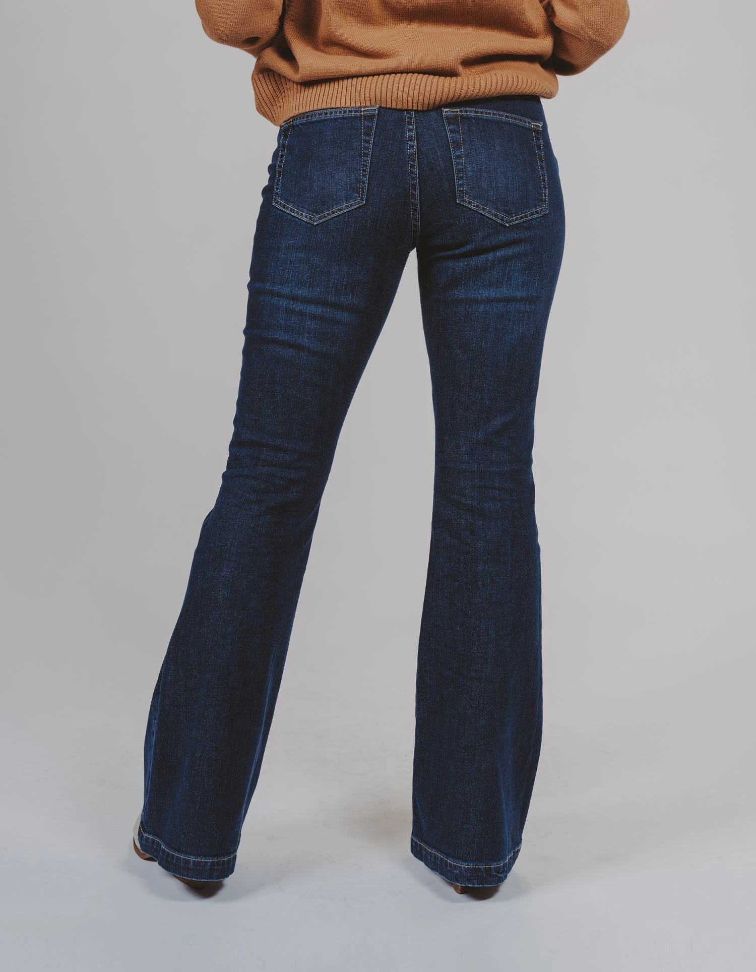 Mid-Rise Flare Jean 6 Mid-Rise Flare Jean - Image 4