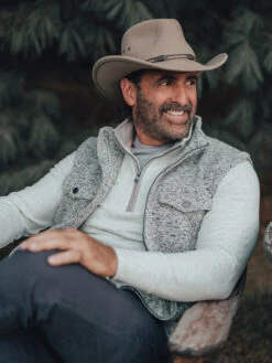 Lincoln Fleece Vest -The Normal Brand Shop STUDIO 6 e41a126a 3638 4667 b41d 6cd60edc7a5b