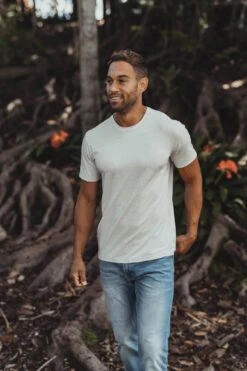 Active Puremeso Crewneck T-Shirt -The Normal Brand Shop Shortstache TNB Spring22 Cali Web 273 01669461 7828 4087 a00a 7915507f44dd