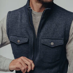 Lincoln Fleece Vest -The Normal Brand Shop TNB Fall20 Studio St.Louis Day1 Web 194 c2109c9f 5778 4ae4 b130 a8258fafc9e5