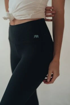 Normal 7/8 Legging 9 Normal 7/8 Legging -The Normal Brand Shop TNB Spring20 LAStudio Web 2701 3c4c67d7 1827 4a74 85ee 64b538751339