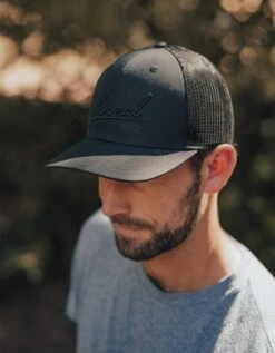 Normal Script Cap -The Normal Brand Shop lifestyle 1ed846c1 a39a 46ca 9836 4c20d177ab61